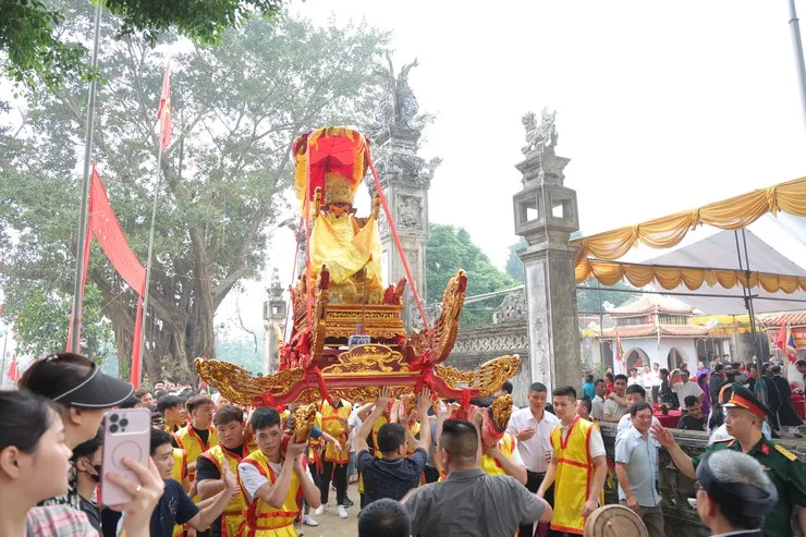 Kiệu Thánh tại Hội làng Trung Cao