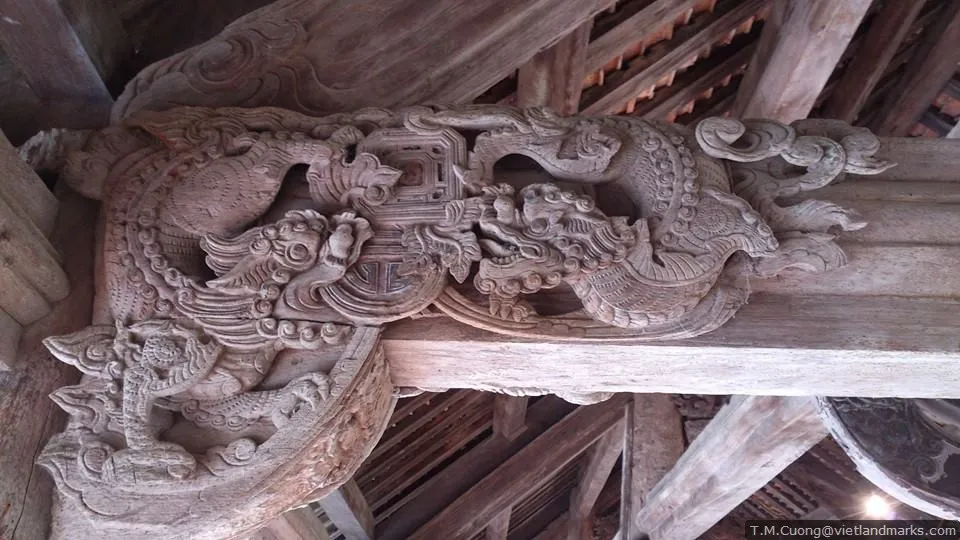 Chạm khắc rồng trên gỗ Đình Trường Lưu