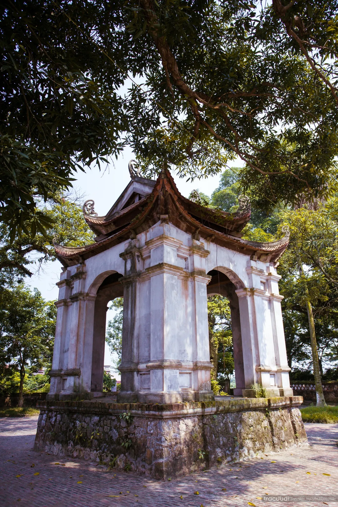 Không gian cảnh quan di tích Đền Chử Đồng Tử - Tiên Dung