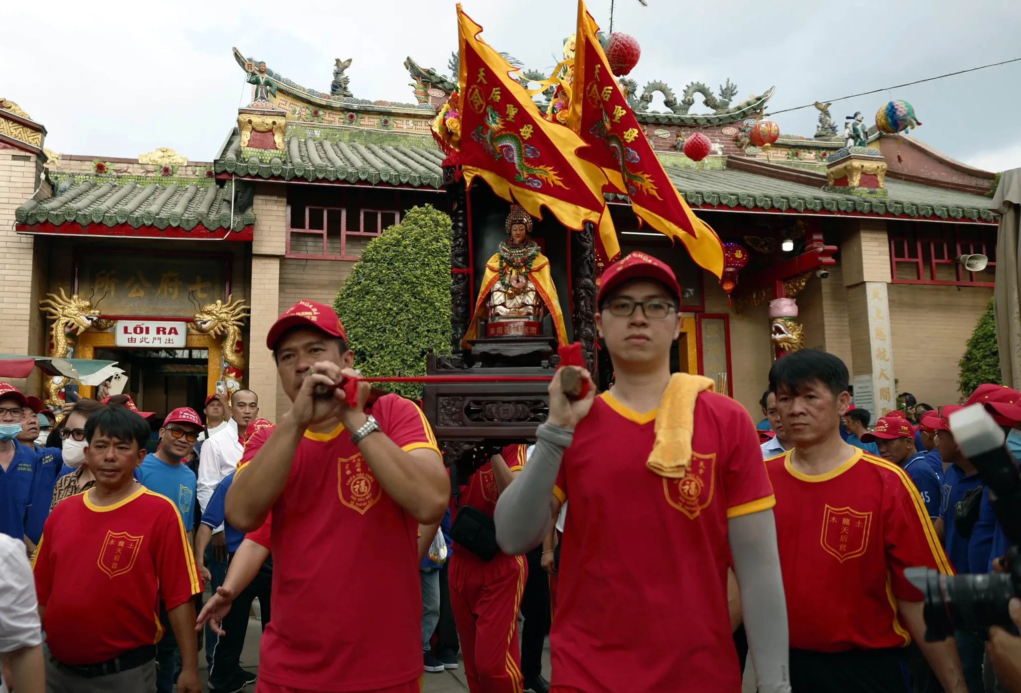 Lễ rước tại Lễ hội chùa Bà Thiên Hậu