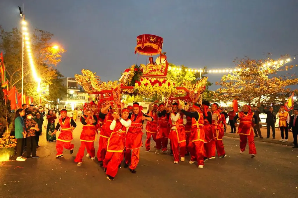 Màn kiệu bay tại Lễ hội Từ Lương Xâm
