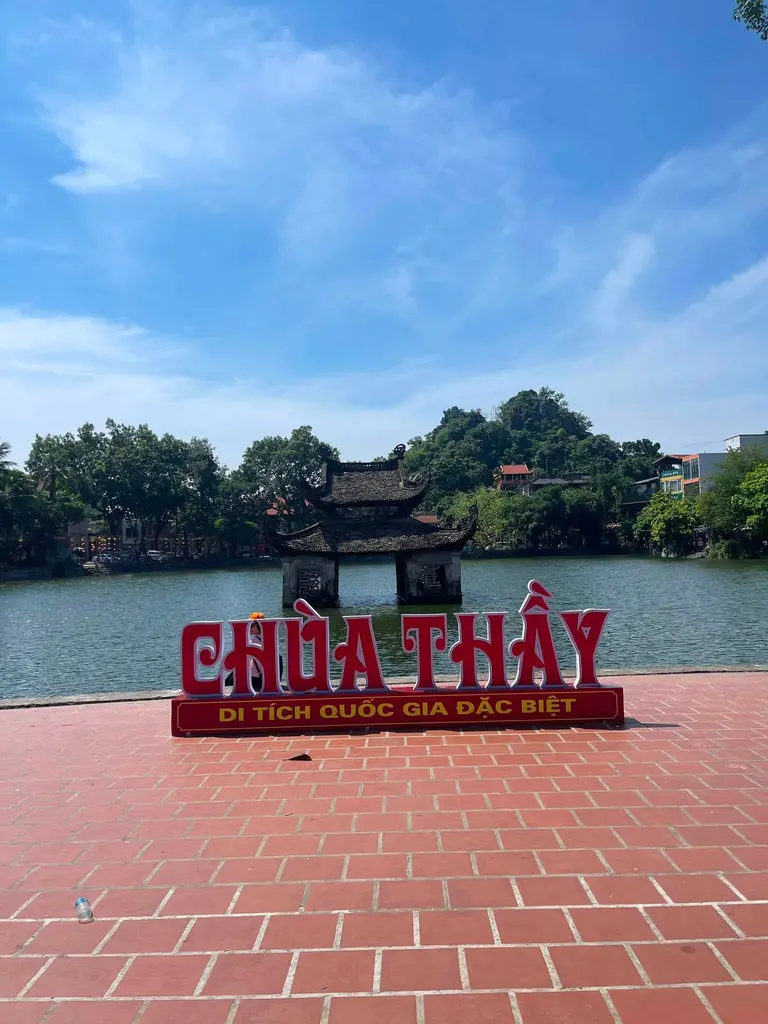 Thuỷ Đình Chùa Thầy