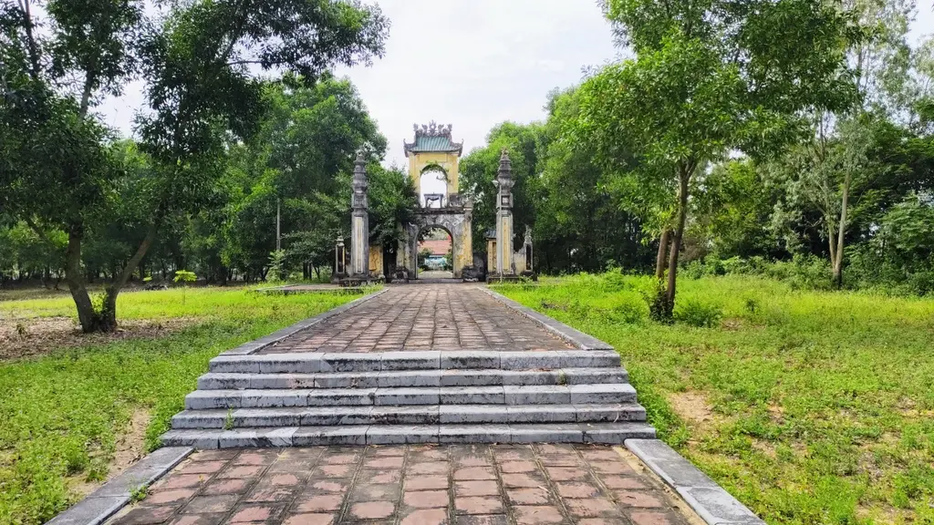 Lối vào Đền thờ Nguyễn Xí
