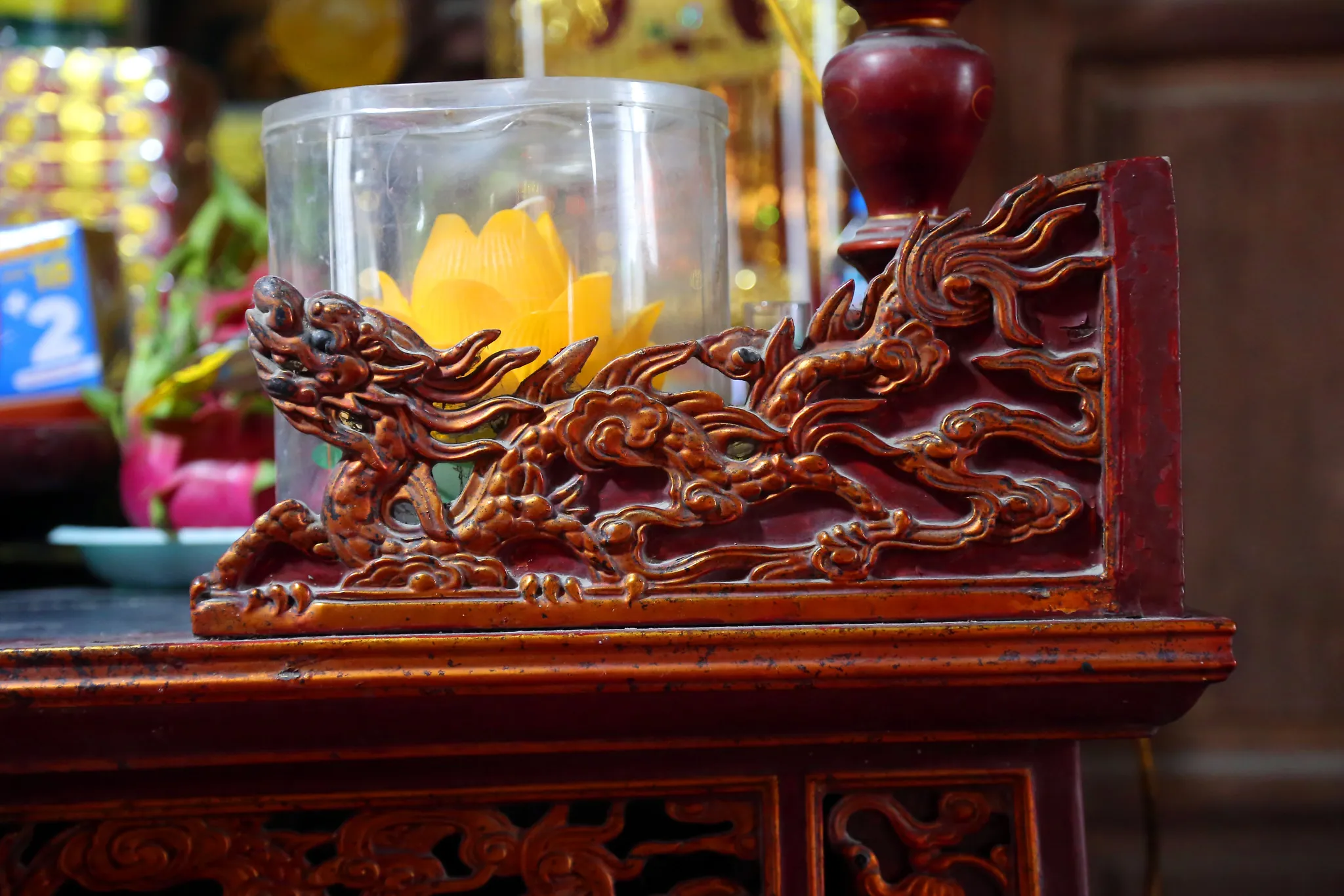 Họa tiết trang trí hình rồng trên án gian thờ đình Hòe Thị