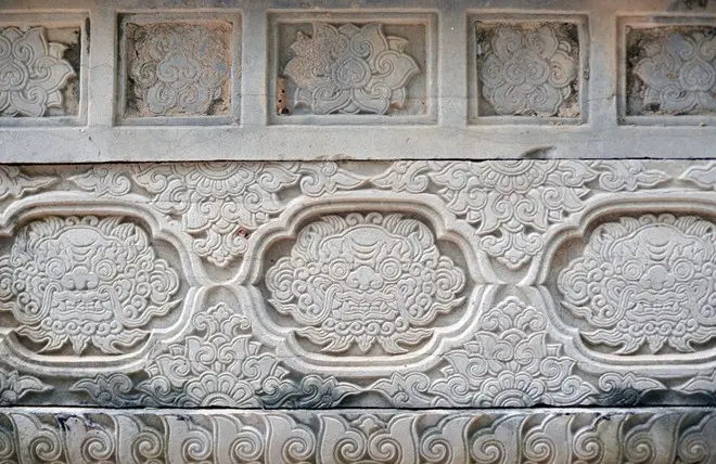 Hoa văn trên Lăng đá Lại Yên