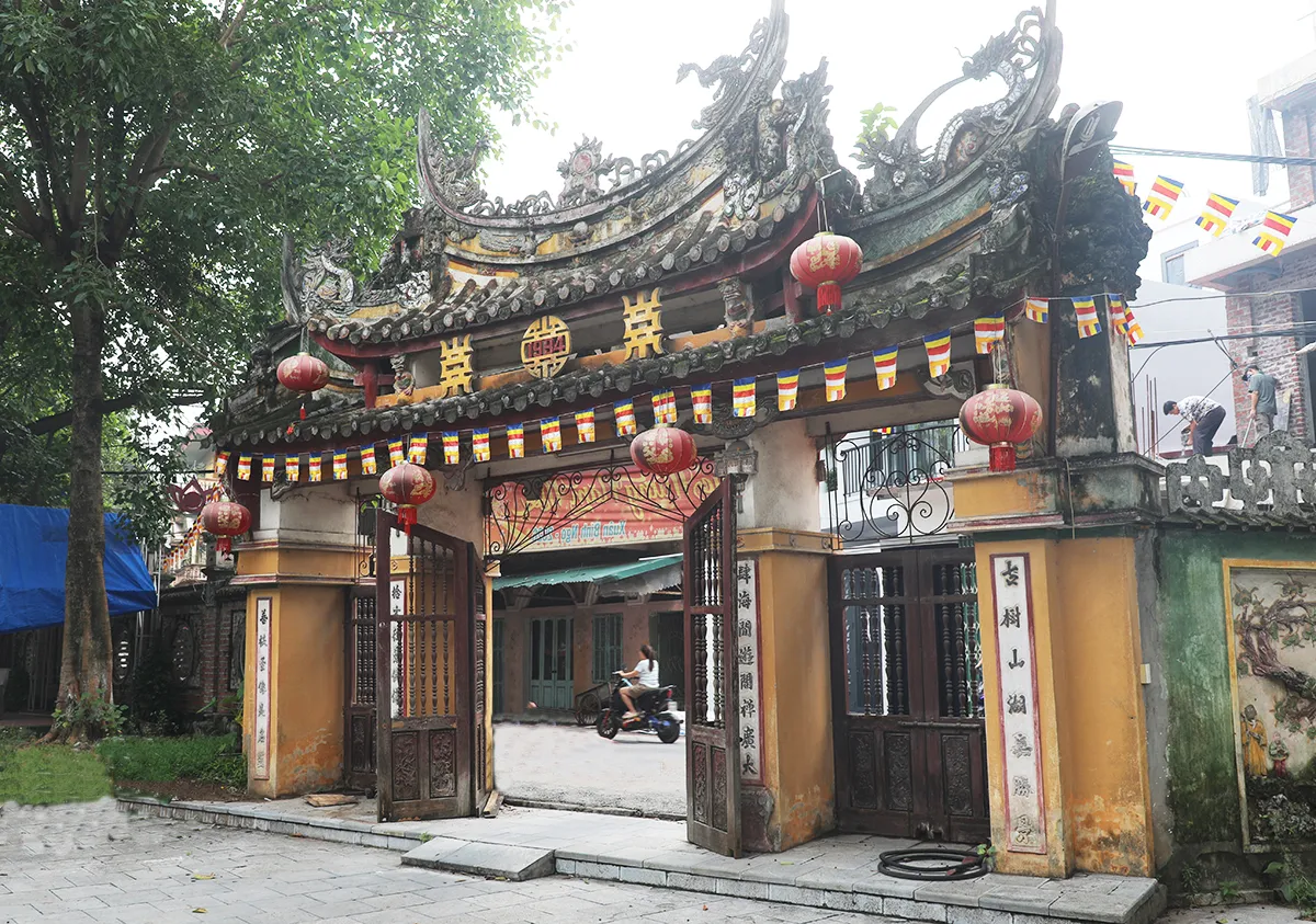 Cổng Chùa Đồng Kỵ cổ kính