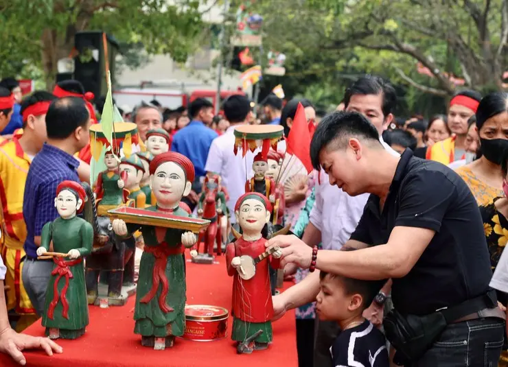 Múa rối nước Hội chùa Tây Phương