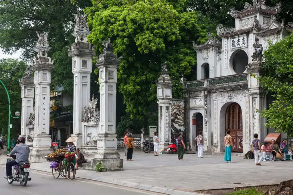 Đền Quán Thánh nằm trong Thăng Long Tứ Trấn