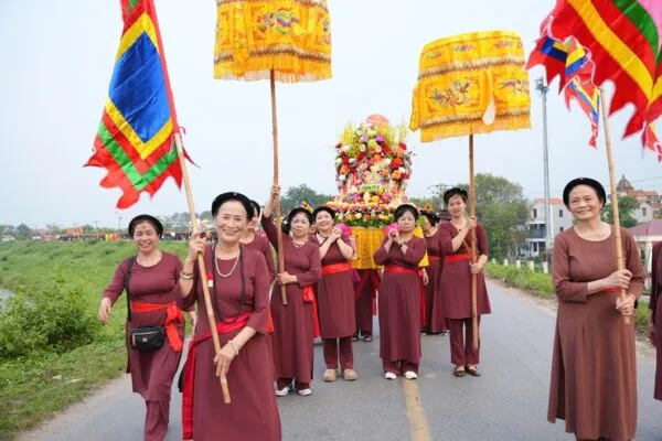 Đoàn rước kiệu tại Lễ hội Phụng Nghênh