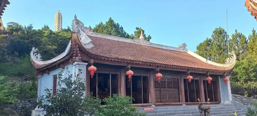 Cảnh quan Chùa Hương Tích
