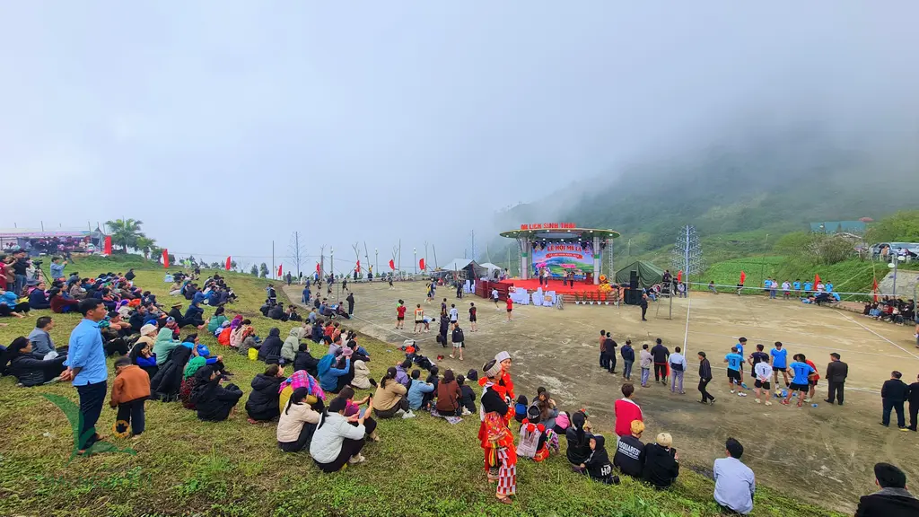 Quang cảnh Lễ hội Mù Là