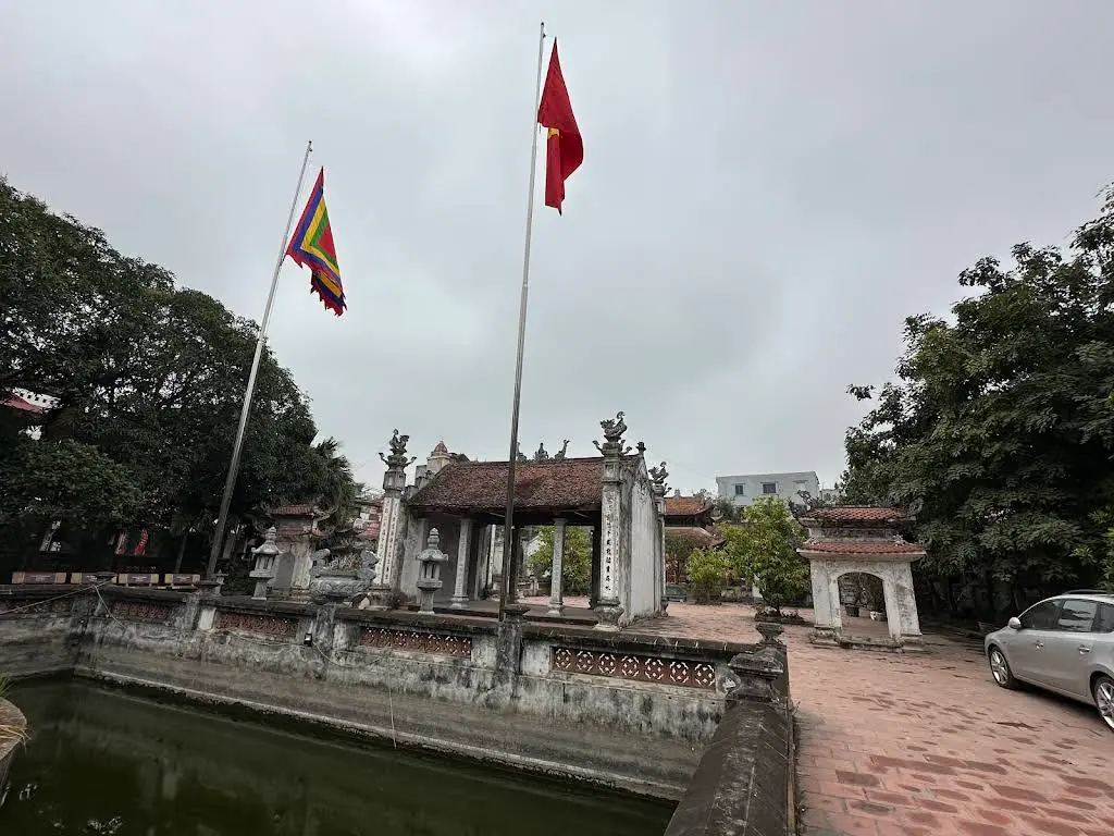 Cảnh quan không gian di tích Đình Ngoại Bình Đà (Đền)