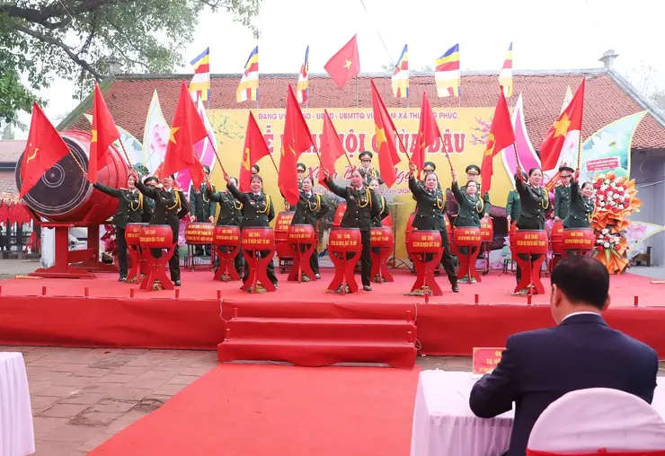 Tiết mục văn nghệ Hội chùa Đậu