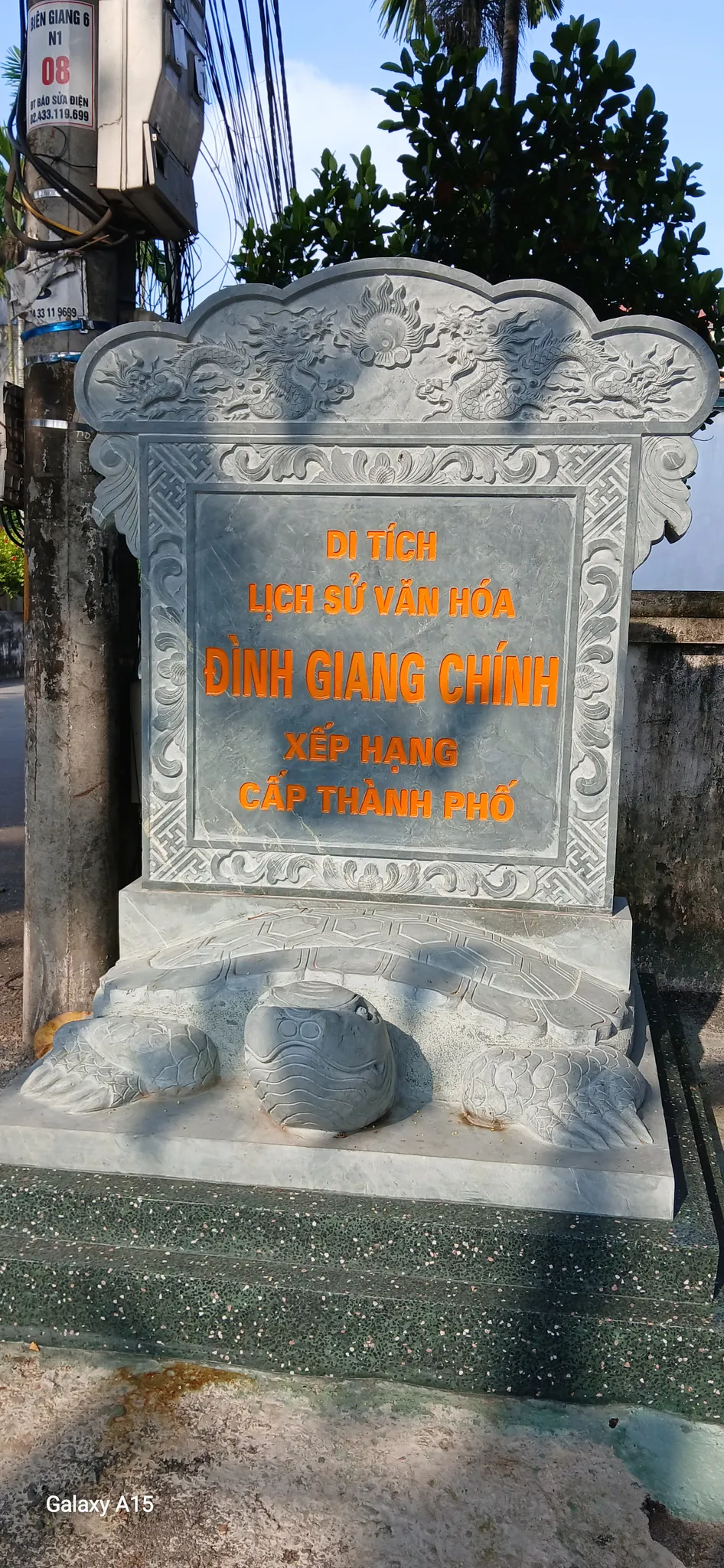 Bia đá di tích lịch sử đình Giang Chính