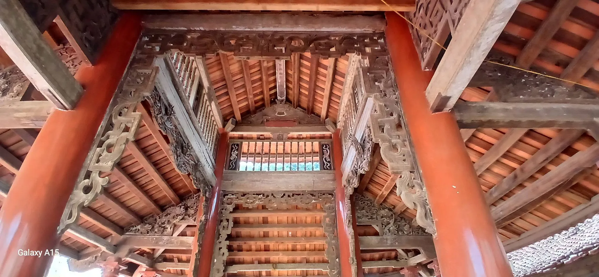 Kiến trúc gỗ nóc đình làng Lam Điền