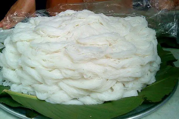 Sợi bún Vân Cù trắng muốt