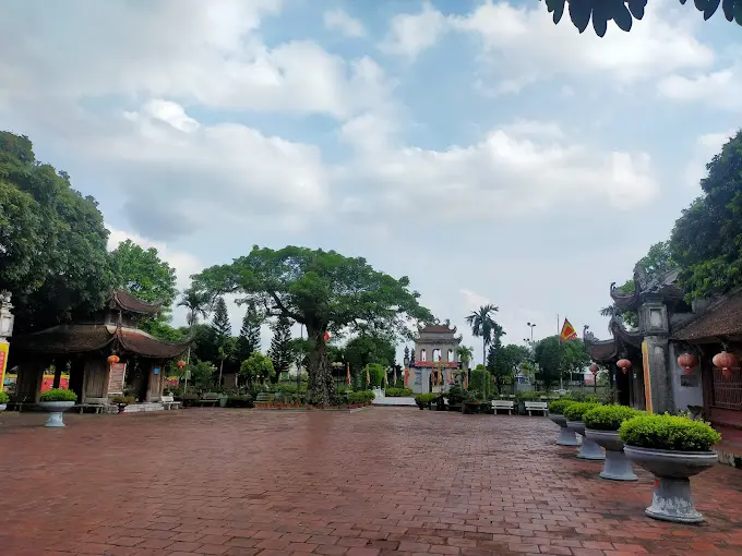 Cảnh quan tại Văn Miếu Mao Điền