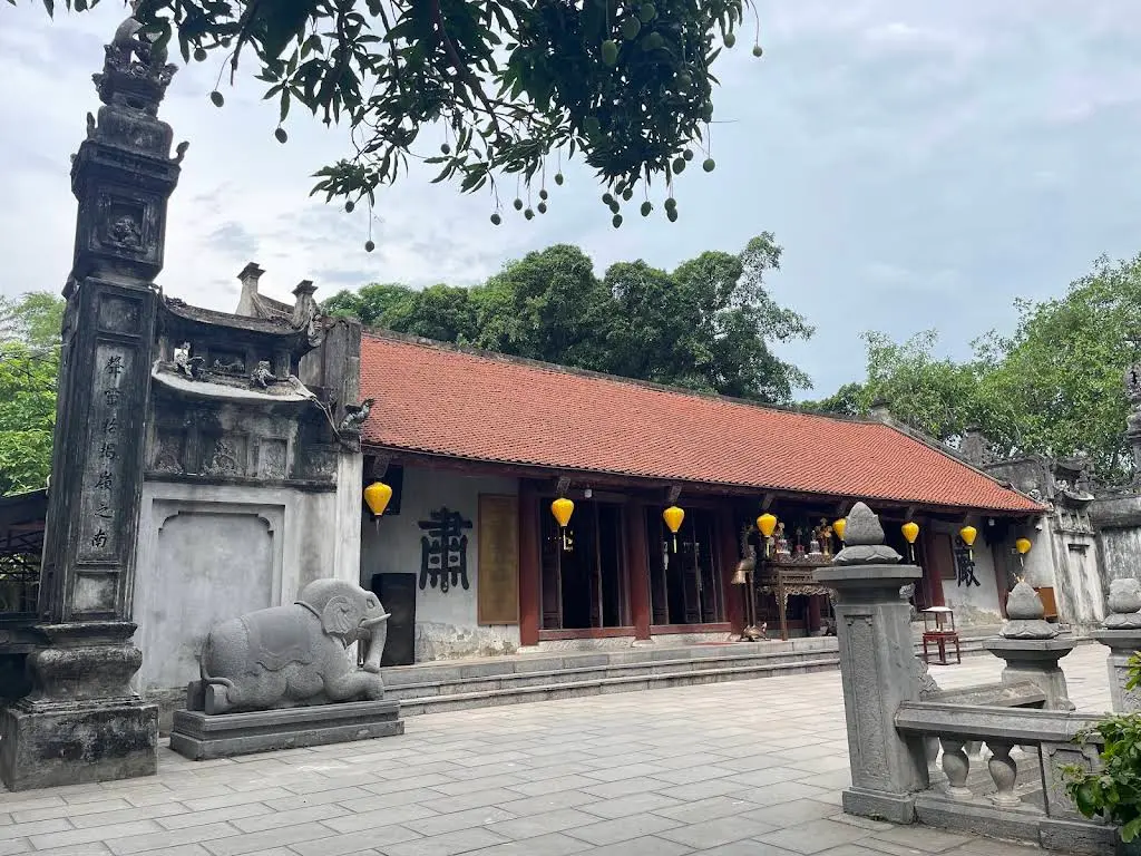 Không gian cảnh quan Đền Hai Bà Trưng