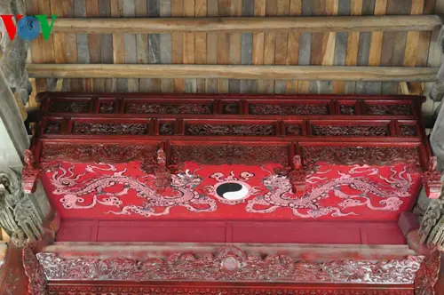 Bức y môn tại Đình Quang Húc