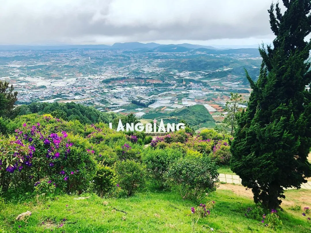 Quang cảnh tại Núi LangBiang