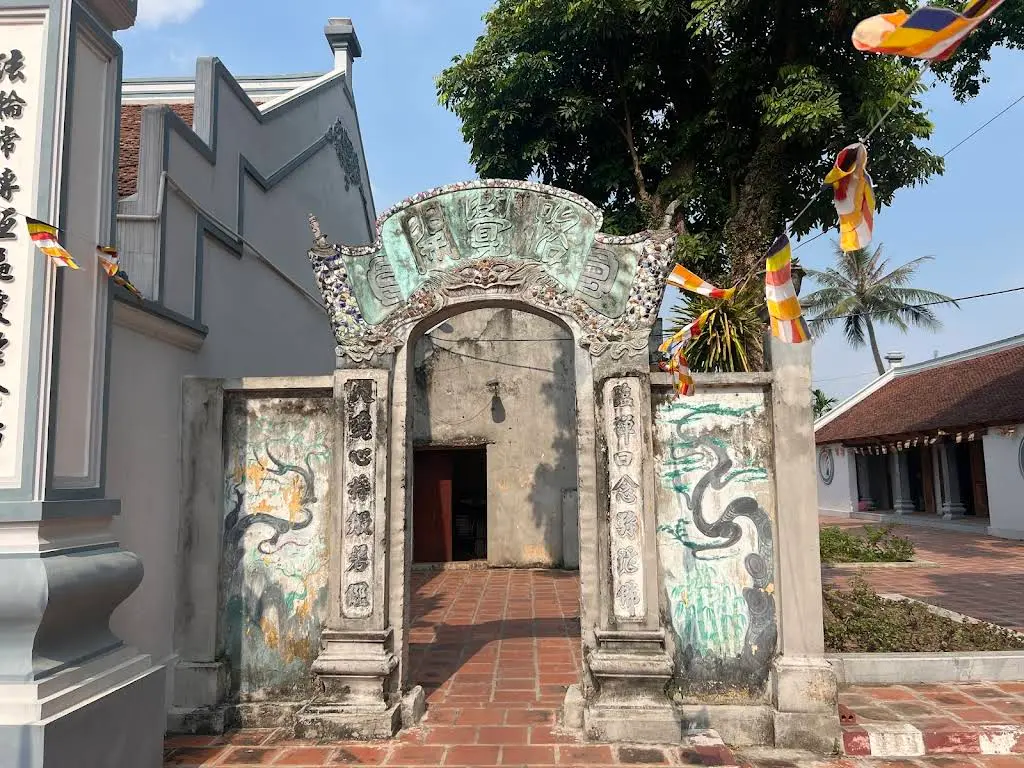 Cảnh quan Chùa Bà Chè 