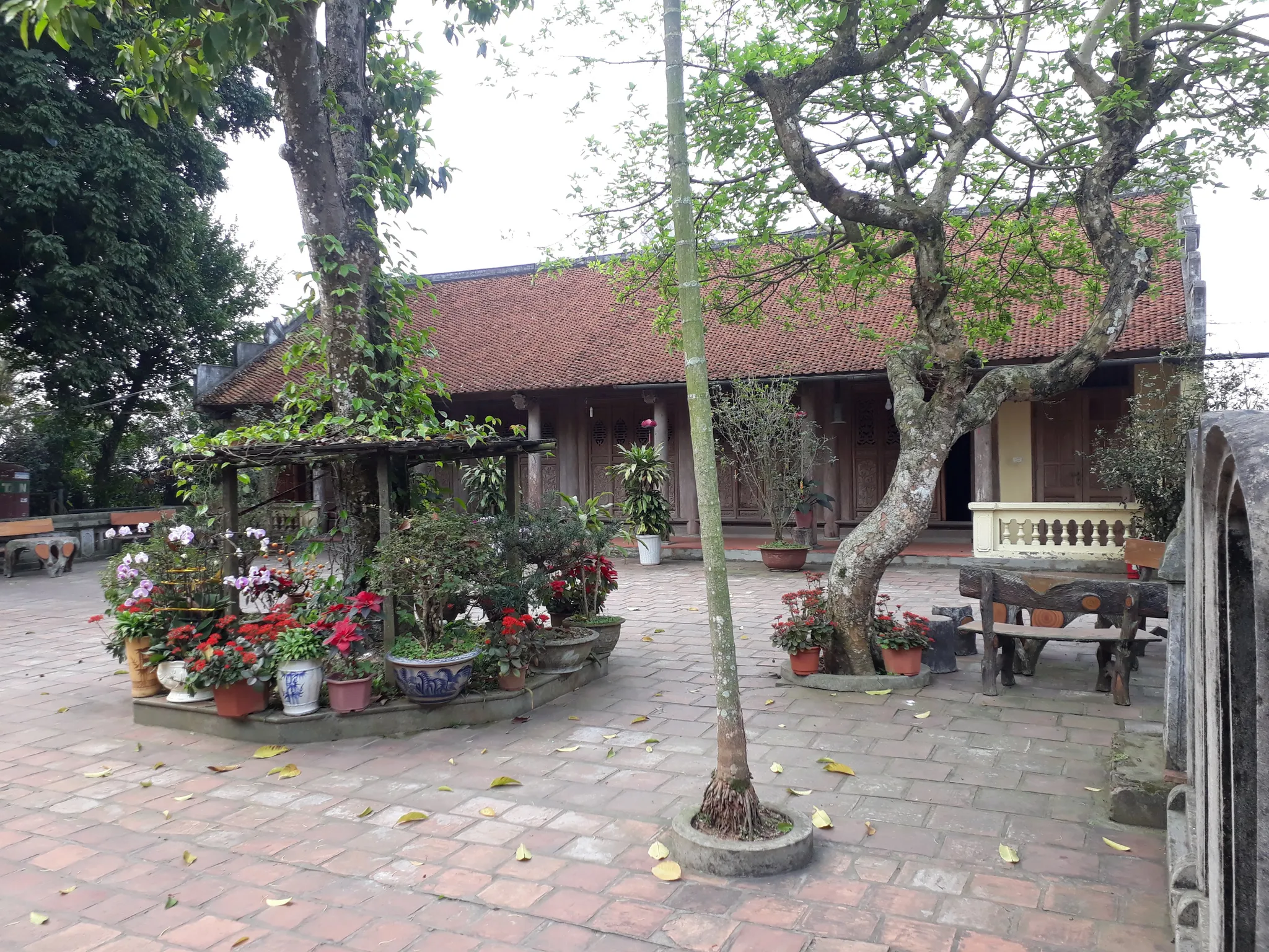 Cảnh quan chùa Tây Phương di tích quốc gia đặc biệt