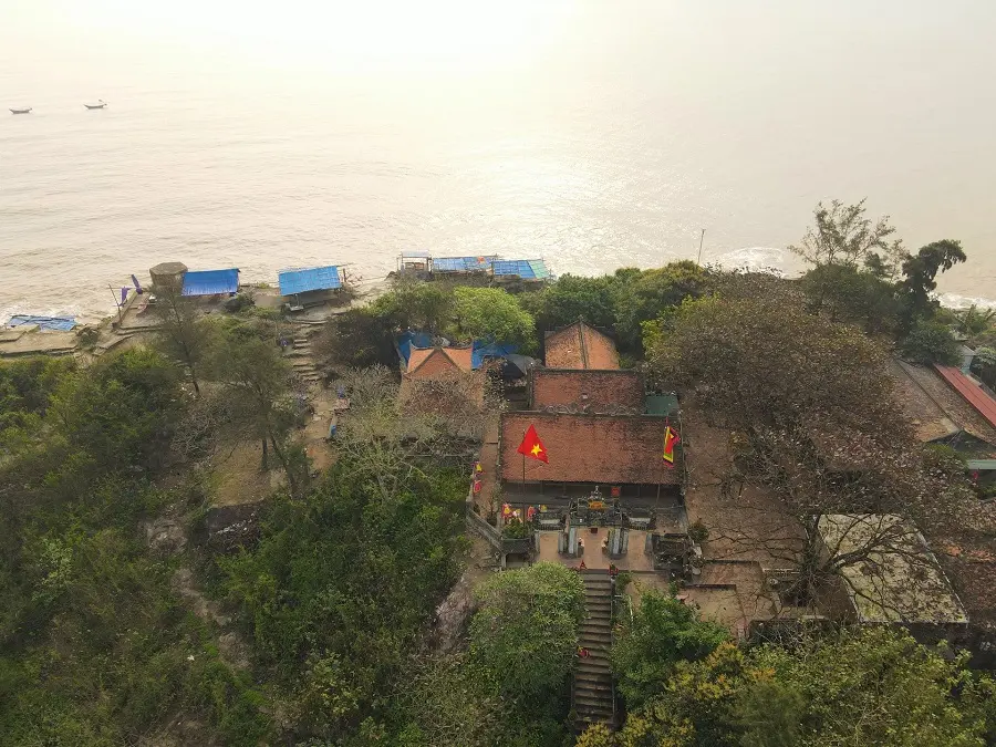 Toàn cảnh Đền Độc Cước