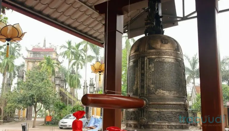 Gác chuông Chùa Văn Điển