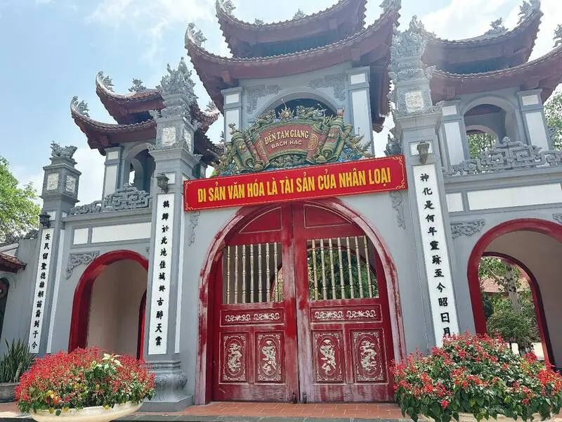 Cổng Đền Tam Giang