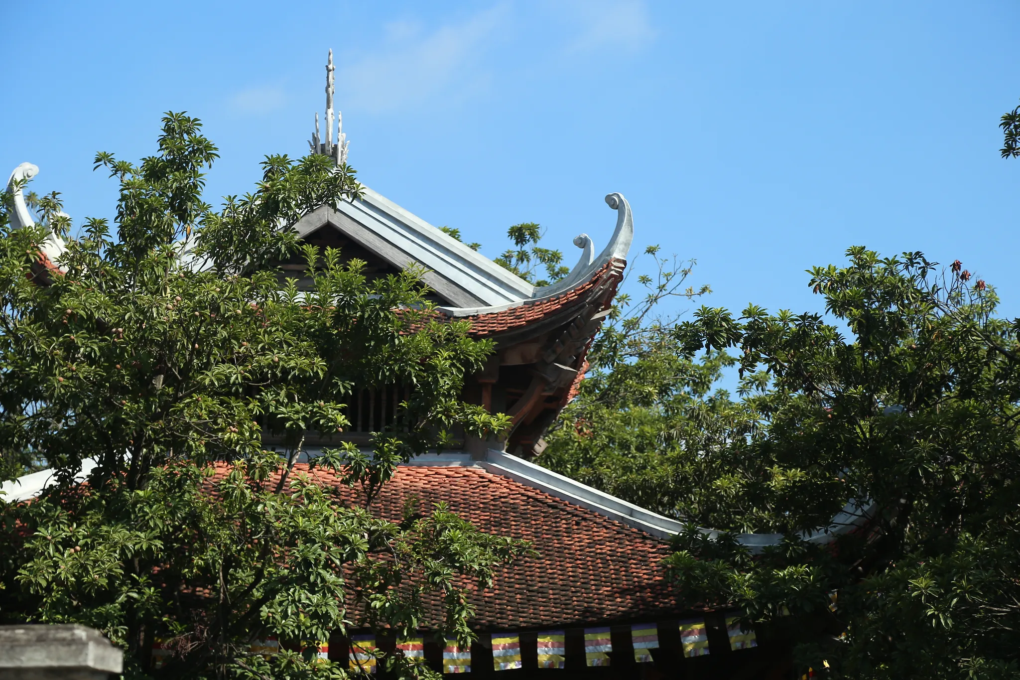Mái phương đình Chùa Hòe Thị (hay Hương Đỗ Tự)