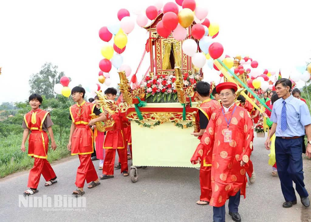 Nghi lễ rước kiệu Mẫu tại Lễ hội Phủ mẫu Mộc Hoàn