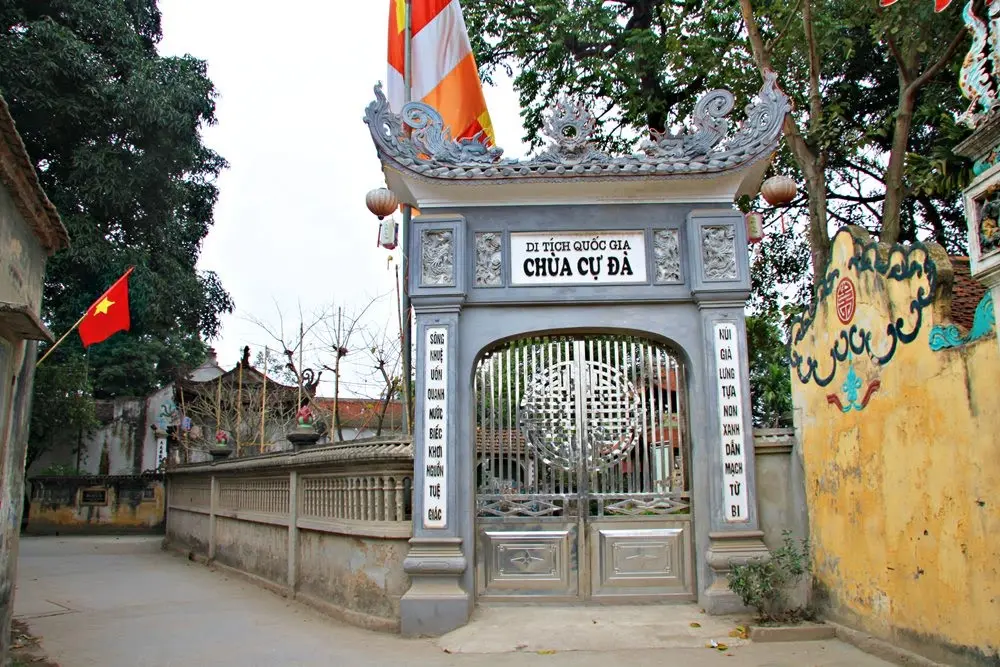 Cổng Chùa Cự Đà