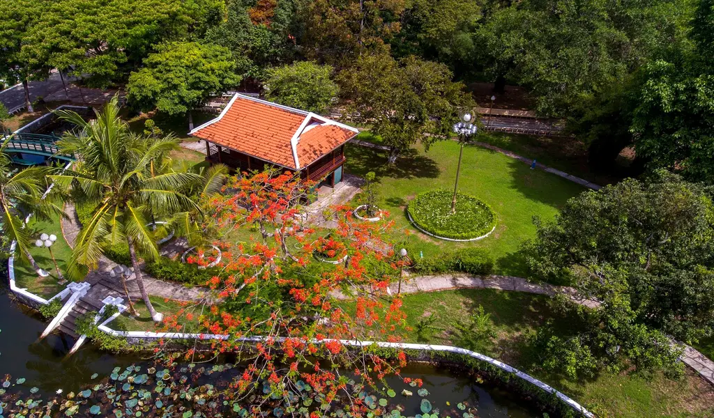 Khuôn viên di tích Nguyễn Sinh Sắc