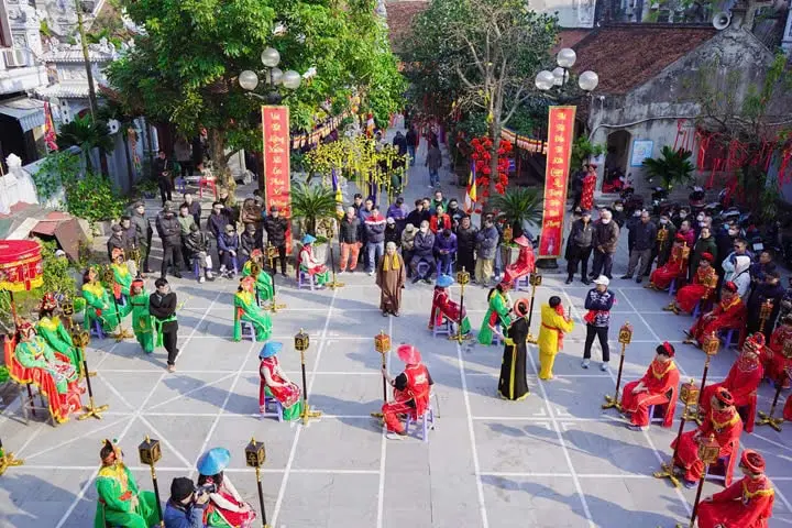 Bàn cờ người tại Hội chùa Vua