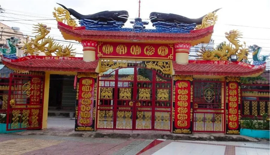 Cổng Lăng ông Nam Hải