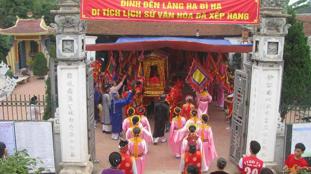 Kiệu Thánh trong Lễ hội đình Hạ Bì Hạ