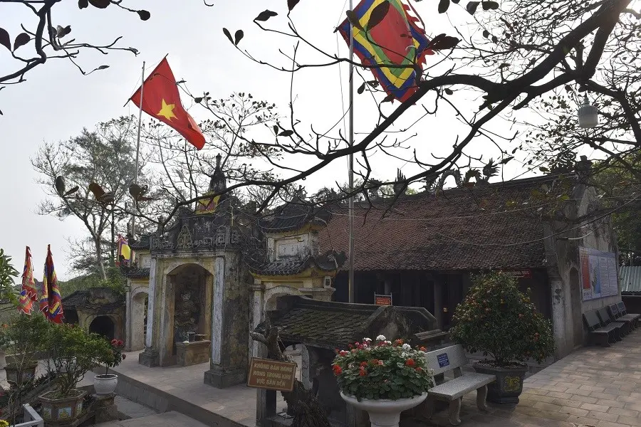 Cảnh quan Đền Độc Cước