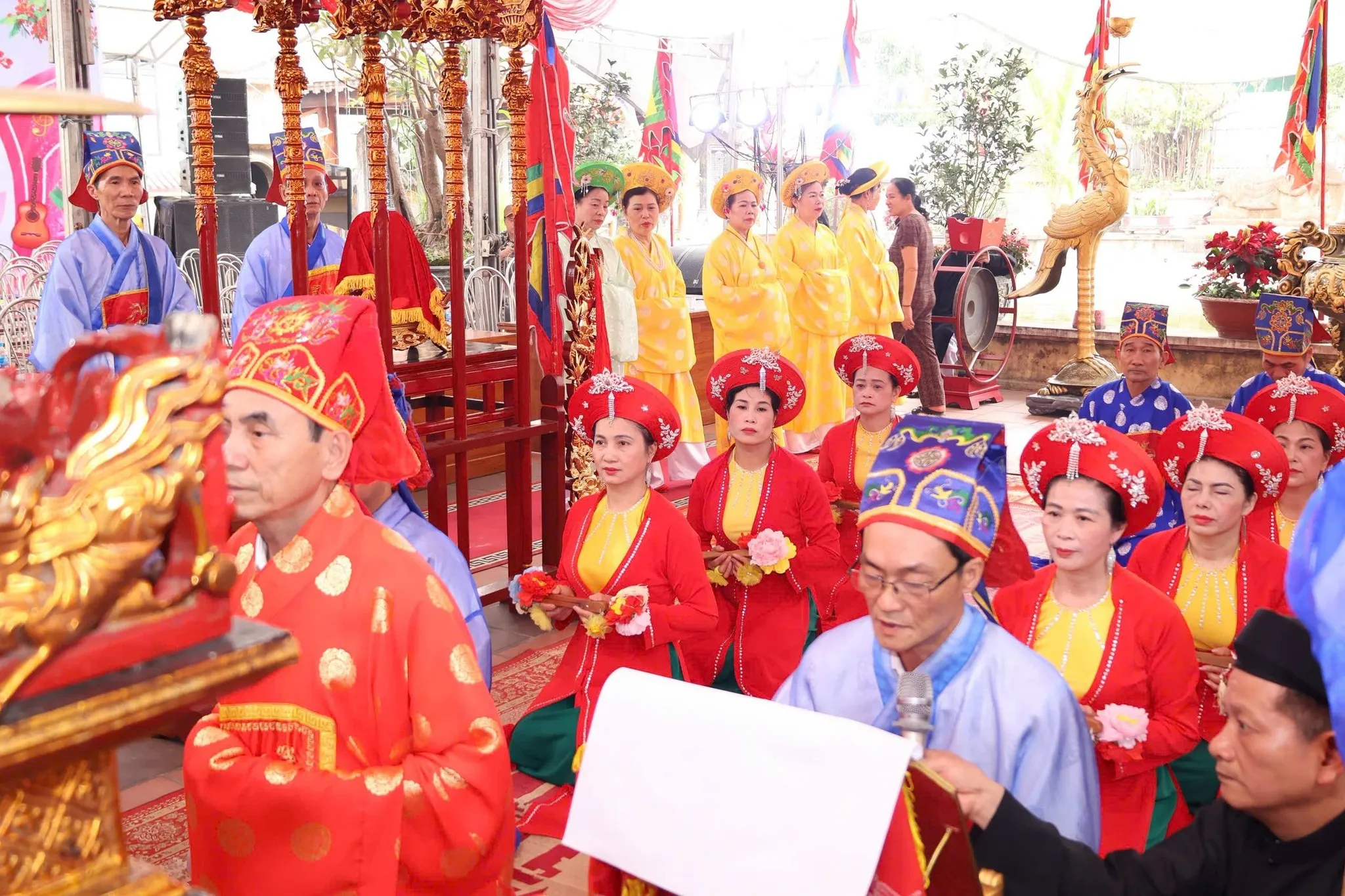 Đọc chúc văn tại Lễ hội đình Phương Lưu