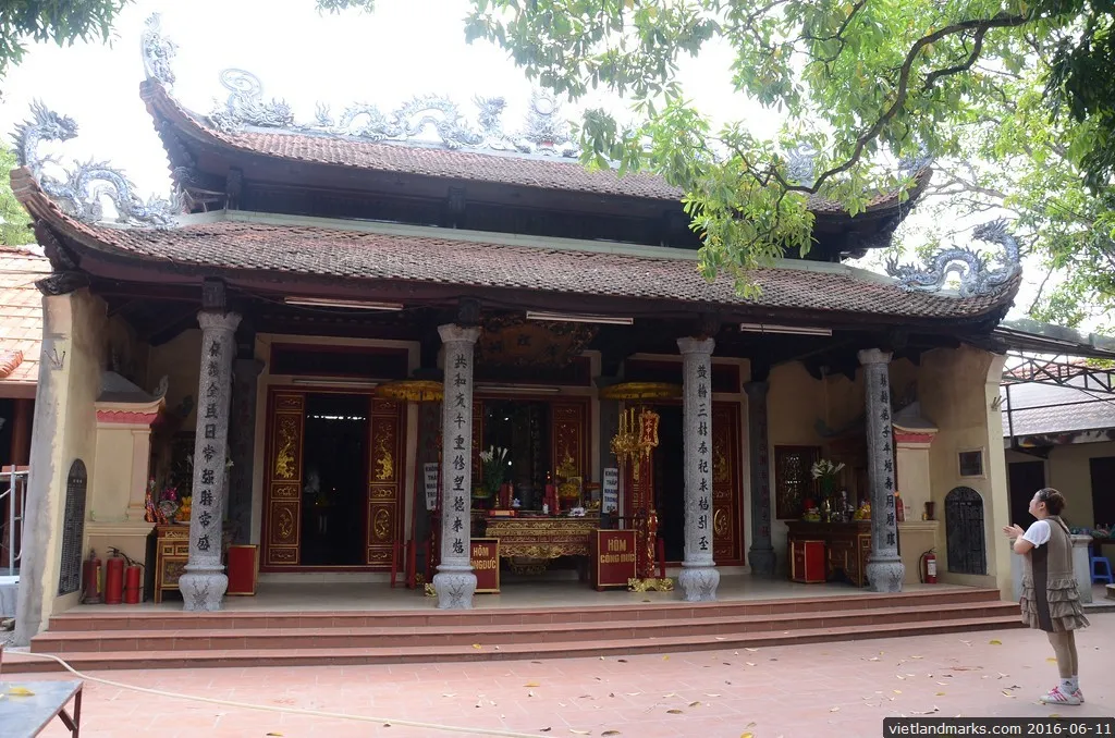 Cảnh quan Đền Lư Giang