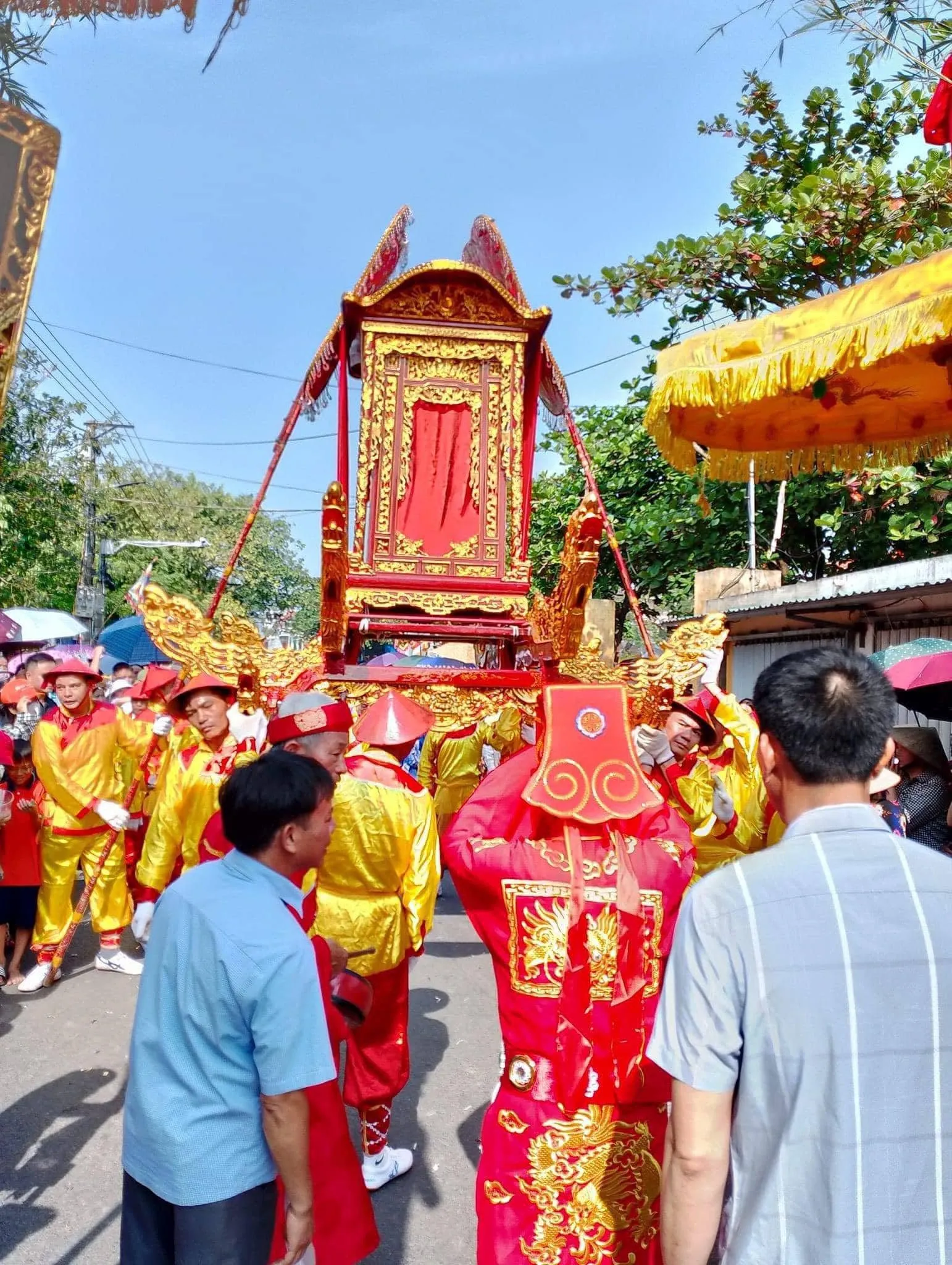 Lễ rước kiệu tại Hội đình Lại Trì