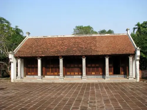 Khuôn viên Chùa Bà Đanh