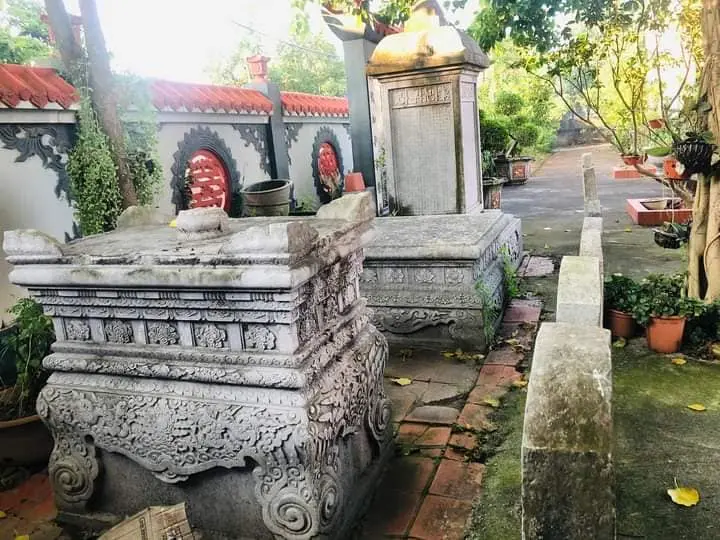 Khu tháp mộ Chùa Trừng Xá