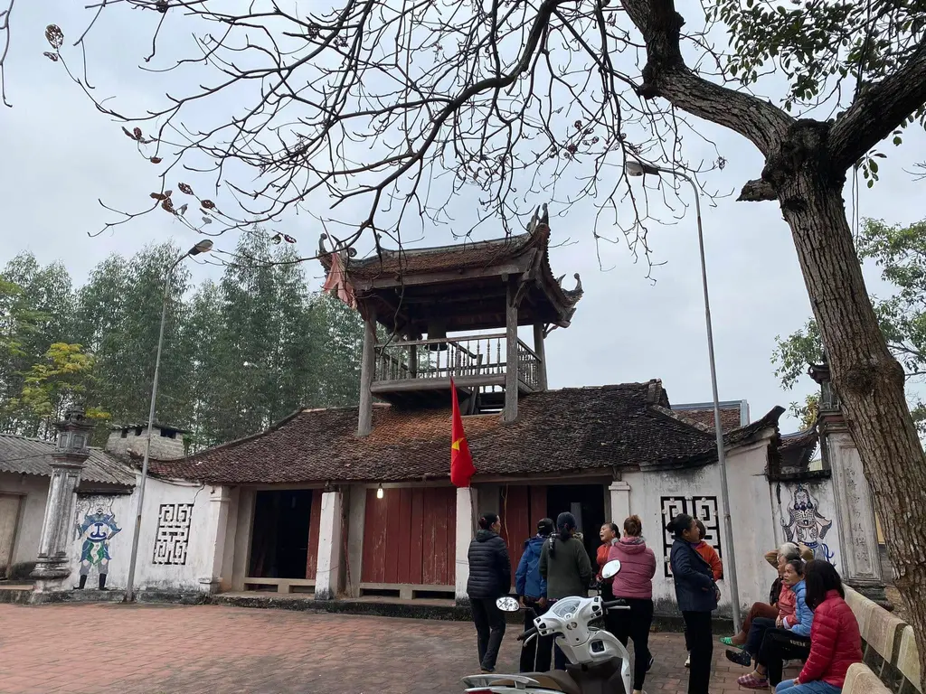 Cảnh quan bên ngoài Chùa Am