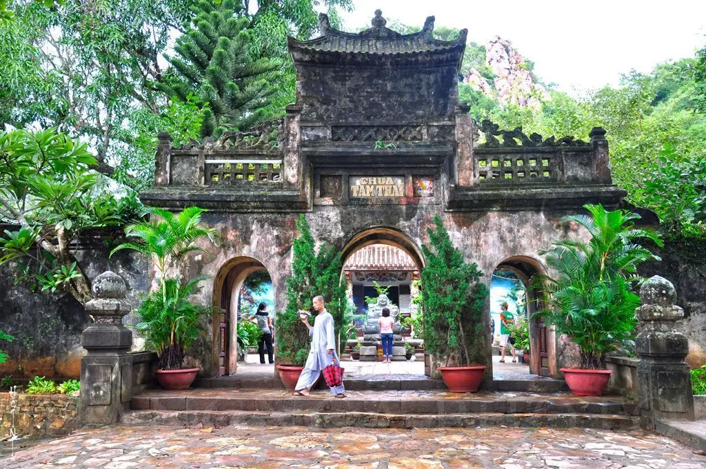 Cổng Chùa Tam Thai