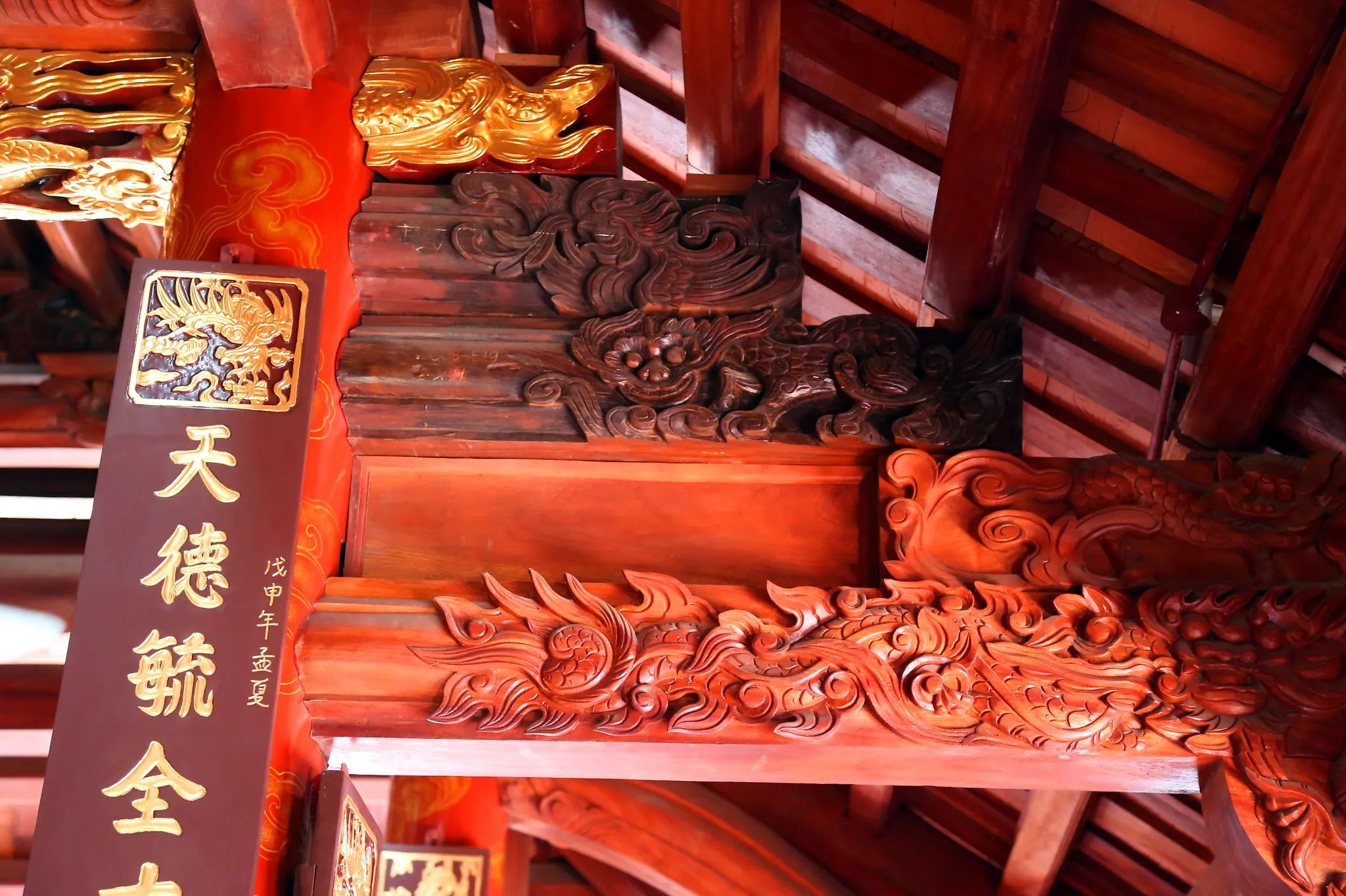 Họa tiết trên đình Tu Hoàng