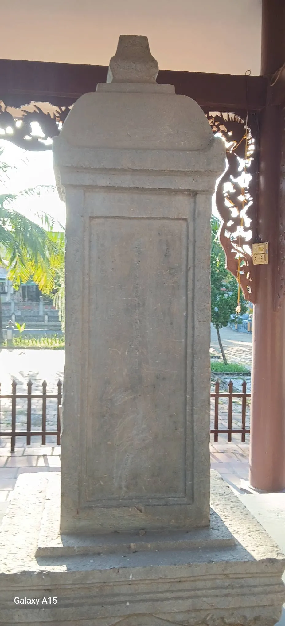 Văn bia Ngô Sĩ Liên tại đình làng Ngọc Giả.