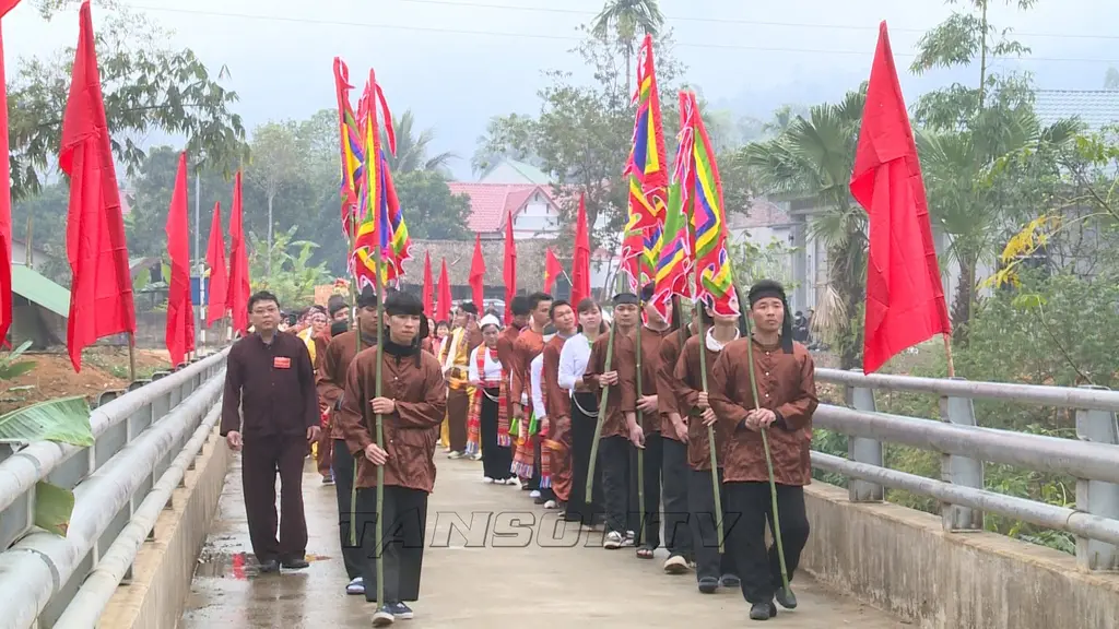 Lễ rước tại Lễ hội đền Cửa Thánh
