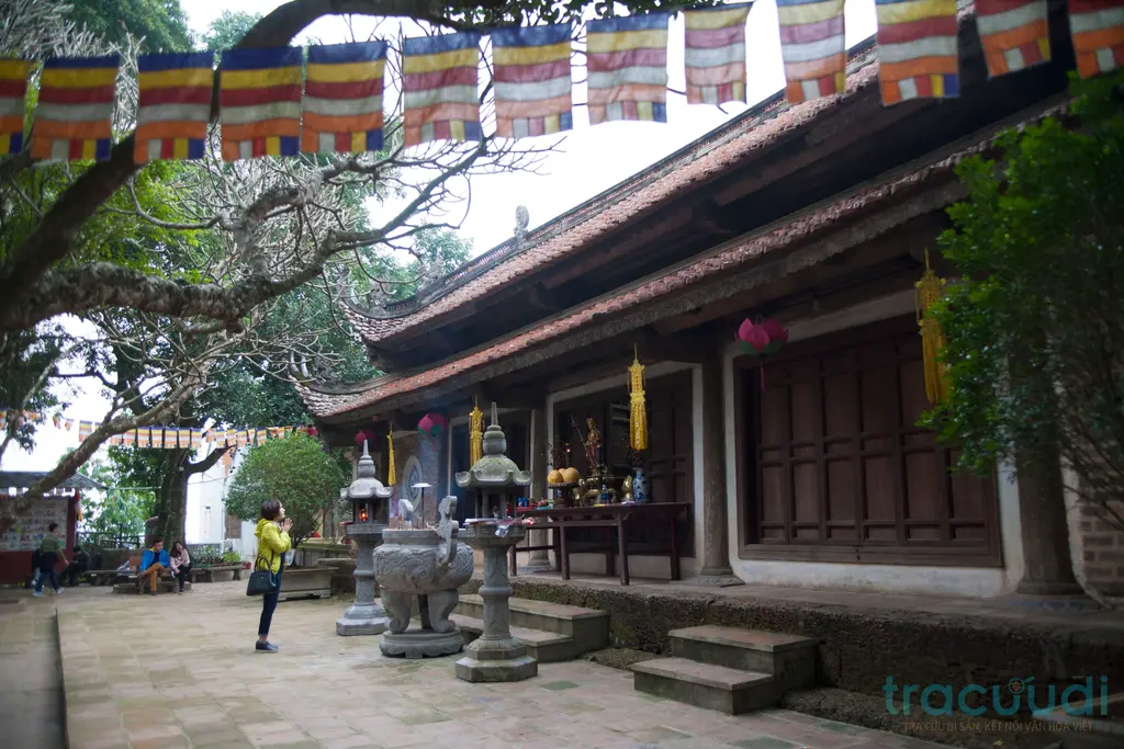 Cảnh quan di tích Chùa Tây Phương