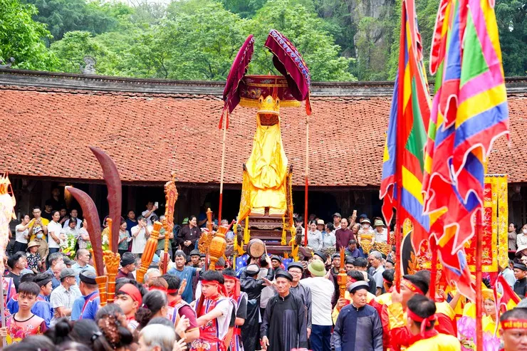 Kiệu rước Hội chùa Thầy