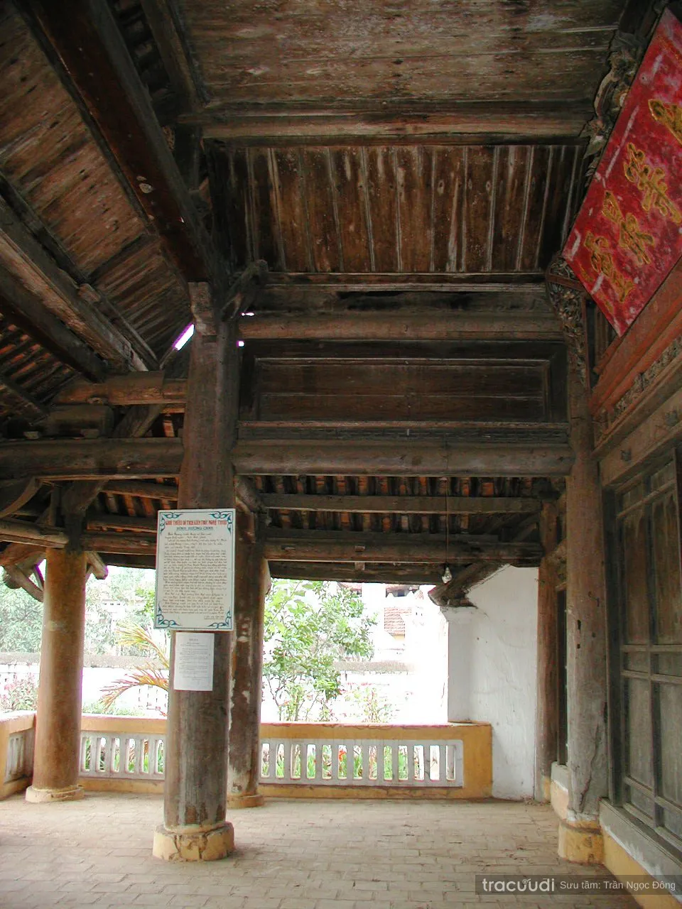 Không gian kiến trúc bên trong Đình Hương Canh